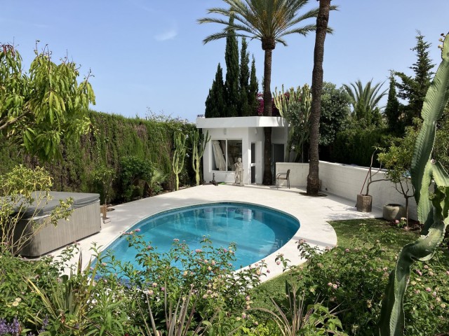 Villa, Puerto Banús