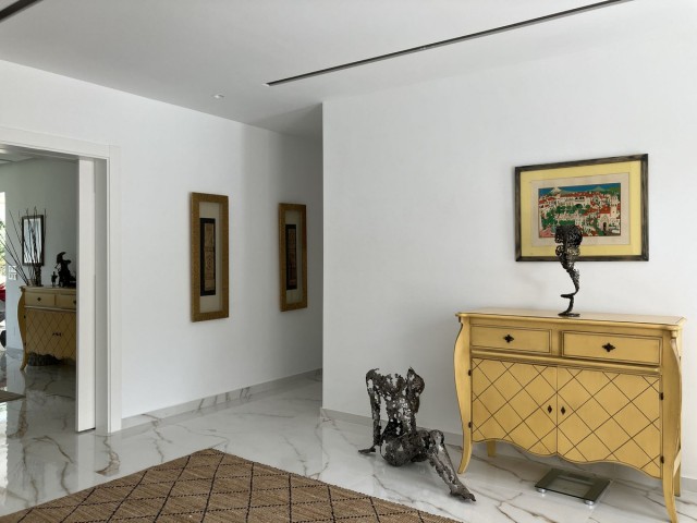 6 Soveroms Villa i Puerto Banús