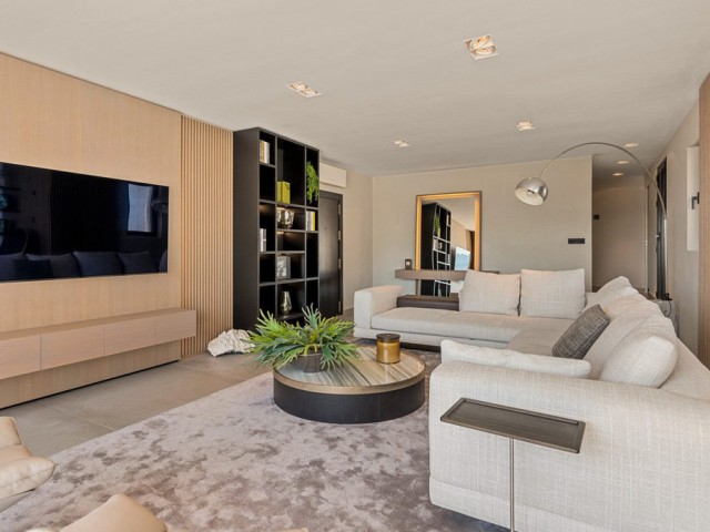 2 Bedrooms Apartment in Puerto Banús
