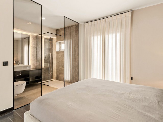 2 Bedrooms Apartment in Puerto Banús