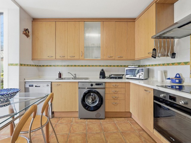 Maison mitoyenne avec 3 Chambres  à Bahía de Marbella