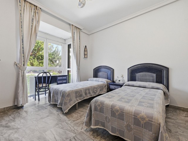 Maison mitoyenne avec 3 Chambres  à Bahía de Marbella