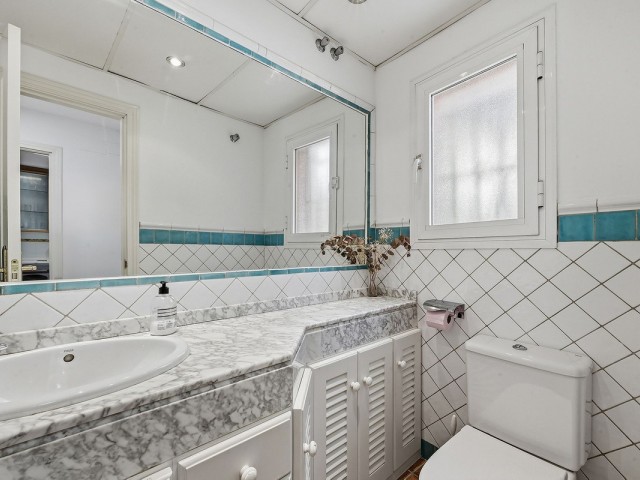 Maison mitoyenne avec 3 Chambres  à Bahía de Marbella
