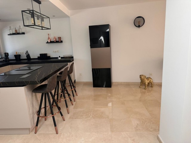 Kattohuoneisto, New Golden Mile, R5081131