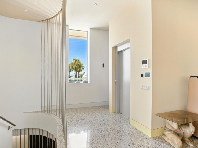 Villa avec 5 Chambres  à Elviria