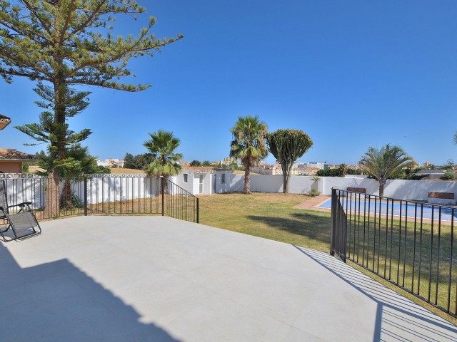 Villa avec 5 Chambres  à El Coto