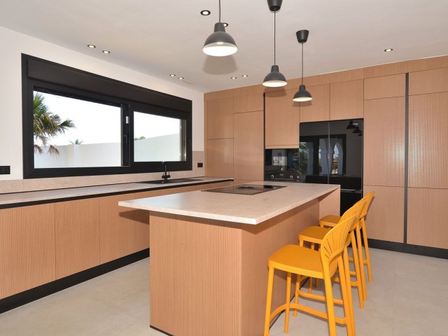 Villa avec 5 Chambres  à El Coto