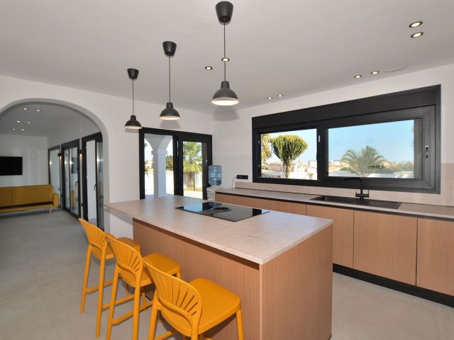 Villa avec 5 Chambres  à El Coto