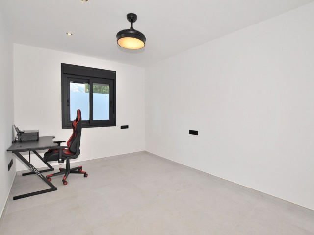 Villa avec 5 Chambres  à El Coto
