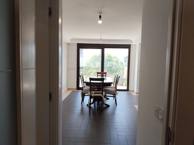 4 Bedrooms Apartment in Estepona