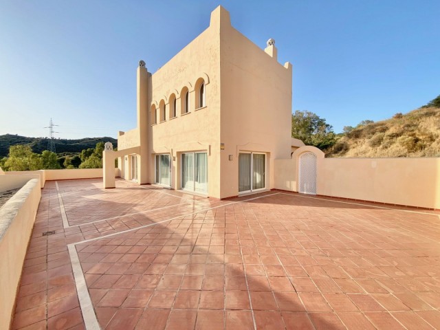 Appartement avec 3 Chambres  à Elviria