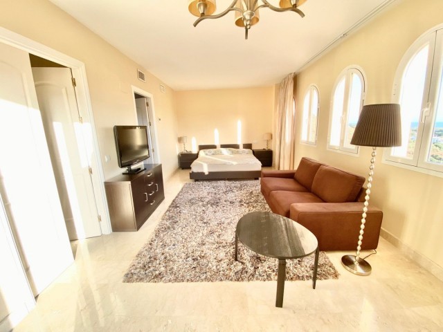Appartement avec 3 Chambres  à Elviria