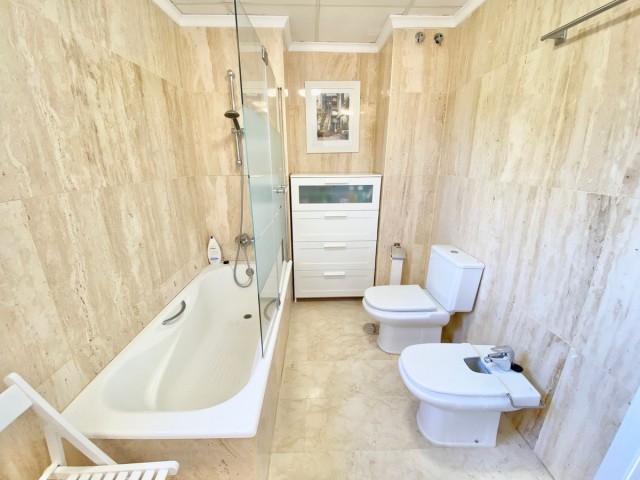 Appartement avec 3 Chambres  à Elviria