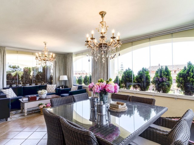 Appartement avec 3 Chambres  à Bahía de Marbella
