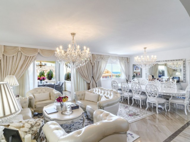 Appartement avec 3 Chambres  à Bahía de Marbella