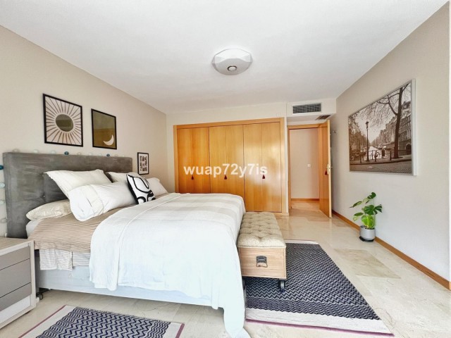 Apartamento con 3 Dormitorios  en Guadalmina Alta