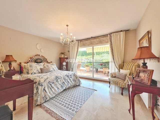 Apartamento con 3 Dormitorios  en Guadalmina Alta
