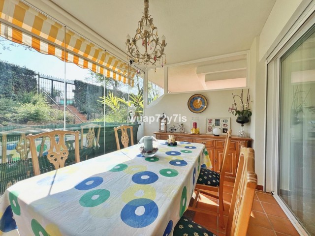 Apartamento con 3 Dormitorios  en Guadalmina Alta