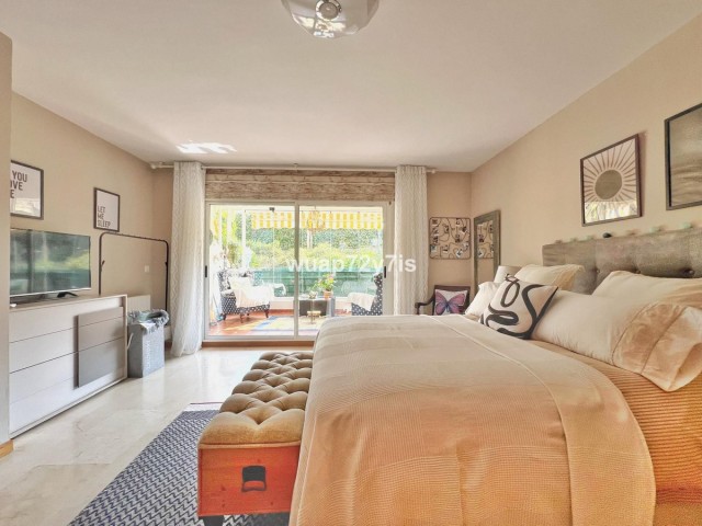 Apartamento con 3 Dormitorios  en Guadalmina Alta