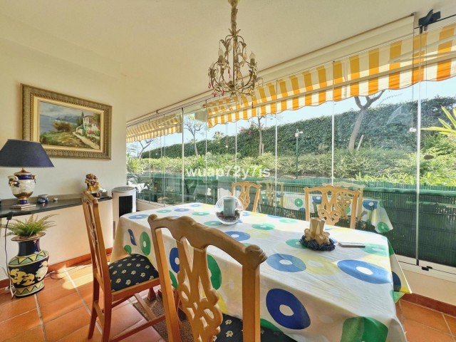 Apartamento con 3 Dormitorios  en Guadalmina Alta
