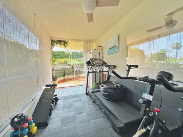 Apartamento con 3 Dormitorios  en Guadalmina Alta
