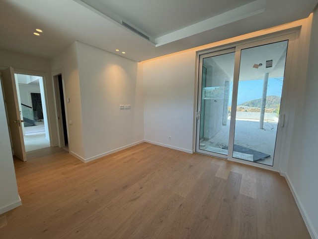 6 Bedrooms Villa in Marbella