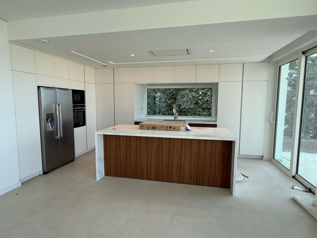 6 Bedrooms Villa in Marbella
