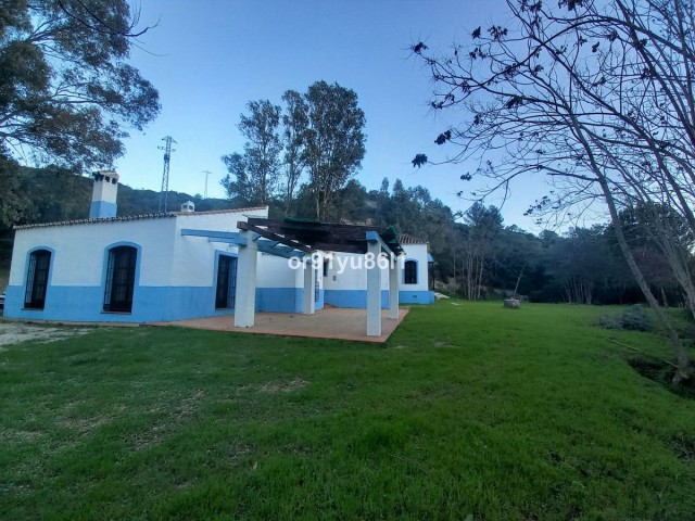 5 Bedrooms Villa in Casares