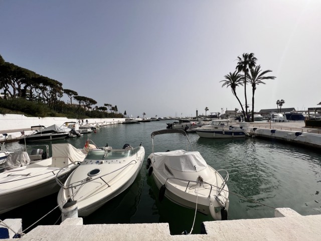Appartement avec 2 Chambres  à Puerto de Cabopino