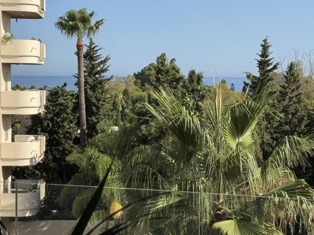 3 Bedrooms Apartment in Nueva Andalucía