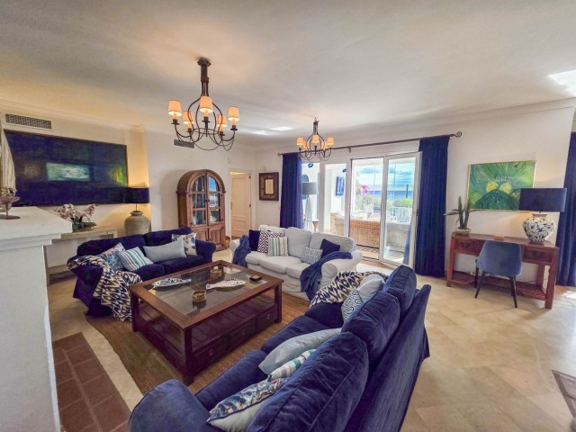 3 Bedrooms Apartment in Casares Playa