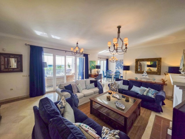 3 Bedrooms Apartment in Casares Playa