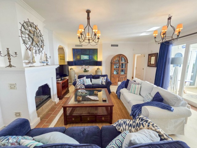 3 Bedrooms Apartment in Casares Playa