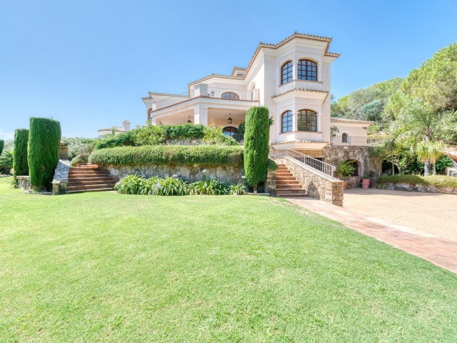 5 Makuuhuoneen Huvila Sotogrande