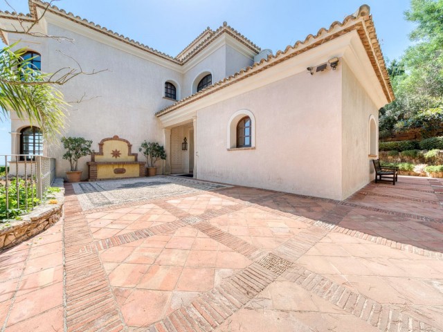 5 Makuuhuoneen Huvila Sotogrande