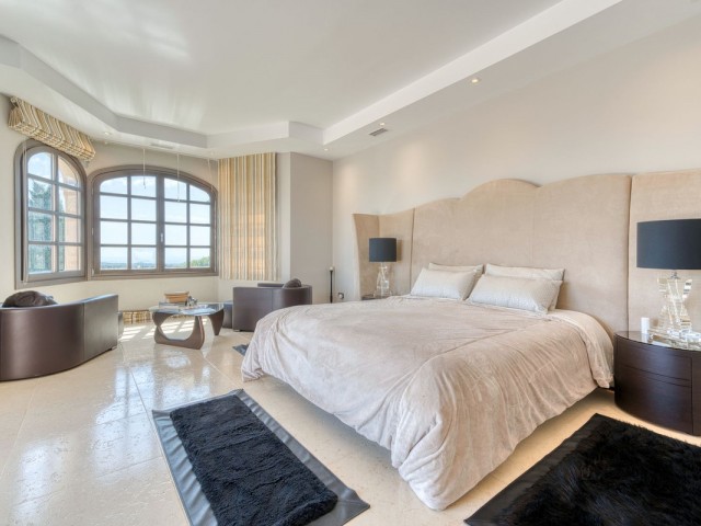 5 Makuuhuoneen Huvila Sotogrande