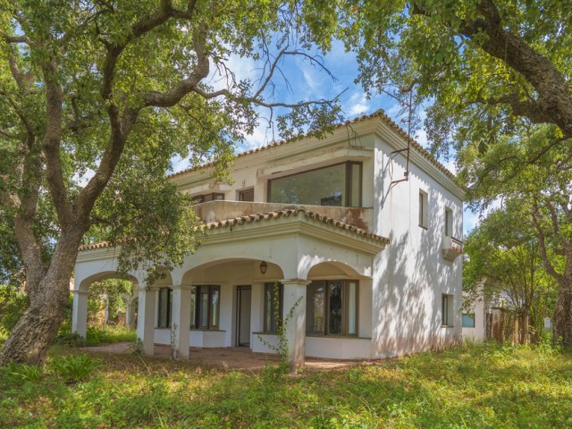 Villa avec 6 Chambres  à San Roque Club