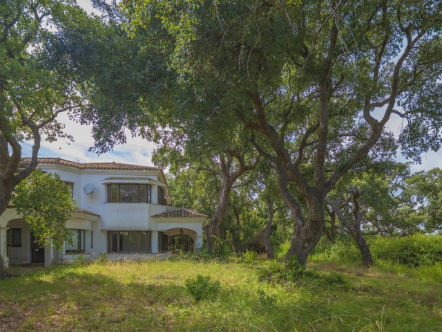 Villa avec 6 Chambres  à San Roque Club