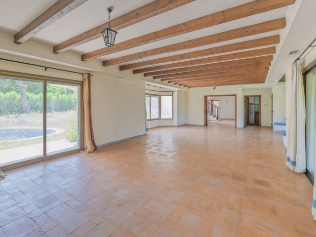 Villa avec 6 Chambres  à San Roque Club