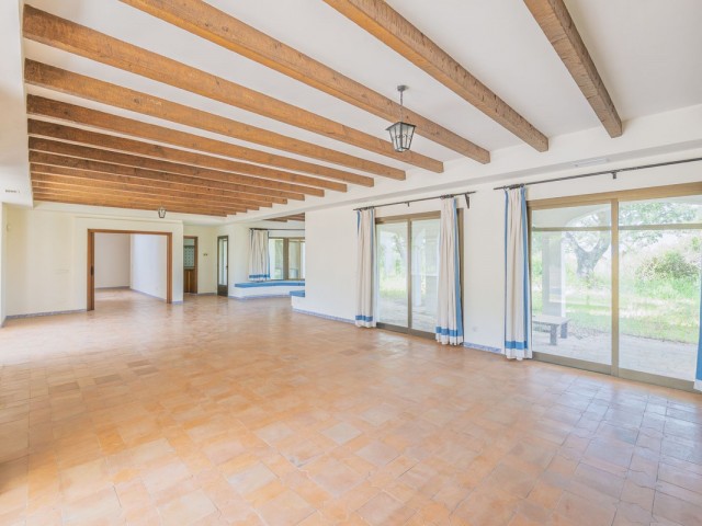 Villa avec 6 Chambres  à San Roque Club