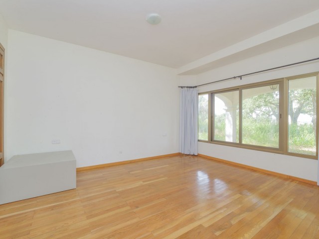 Villa avec 6 Chambres  à San Roque Club