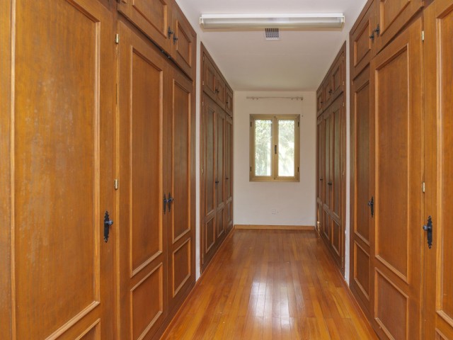 Villa avec 6 Chambres  à San Roque Club