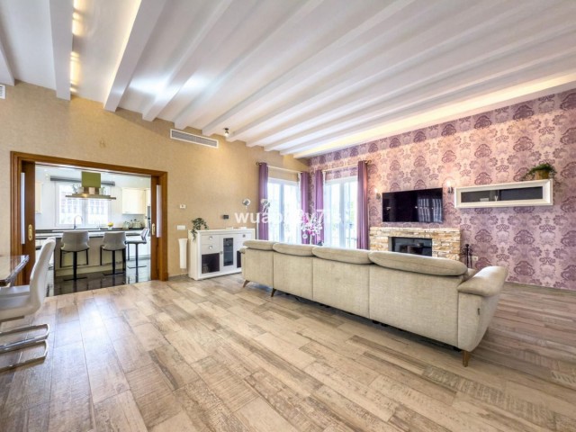 Villa avec 4 Chambres  à Istán
