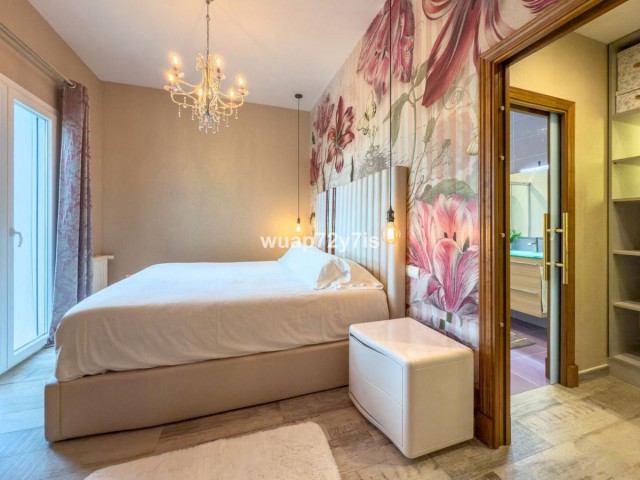 Villa avec 4 Chambres  à Istán