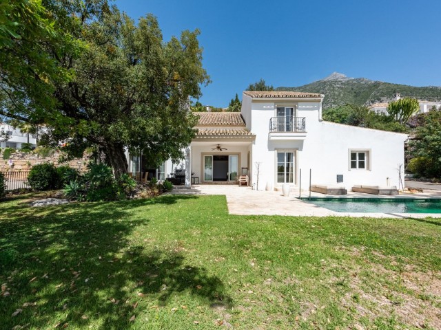 Villa avec 3 Chambres  à Istán