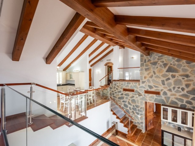 Villa avec 3 Chambres  à Istán