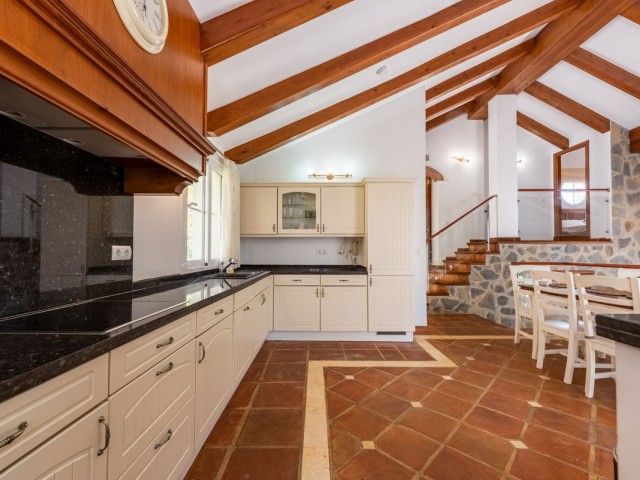 Villa avec 3 Chambres  à Istán