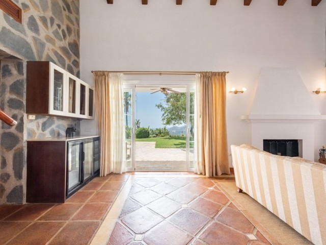 Villa avec 3 Chambres  à Istán