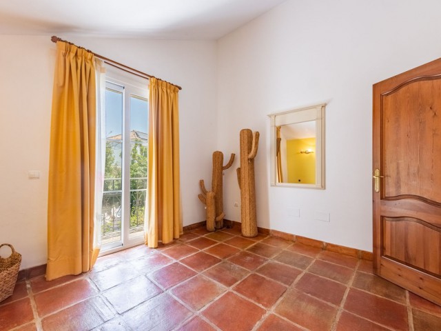 Villa avec 3 Chambres  à Istán