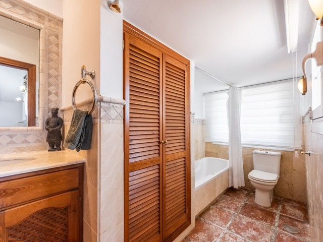Villa avec 3 Chambres  à Istán